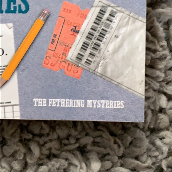 Mystery! Excellent writer! ALL BOOKS 4/$15!! - Picture 2 of 6